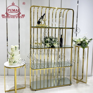 Estante para vinos moderno de latón FUMAI con estantes de vidrio, expositor para bodas, eventos y bares - Product Image 4