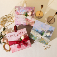 Boîte cadeau portable en carton rigide pliable avec ruban imprimé artistique pour ensemble cadeau d'anniversaire
