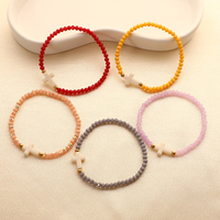 Nouveau design de bijoux religieux, bracelet extensible en acier inoxydable avec perles dorées, charme croix, bracelet à perles en verre cristal de 4 mm