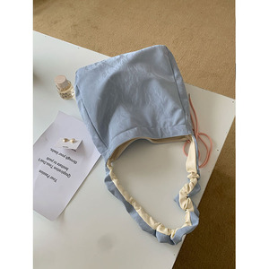 Bolso Tote Azul Blanco de Color Sólido con Pliegues, Cierre Magnético y Bolsillo con Cremallera para Uso Diario, Verano 2024 - Product Image 2