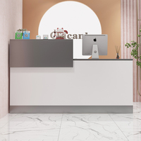 Bureau d'accueil personnalisé avec bordure colorée pour hôtels et hôpitaux, bureau en bois polyvalent au design minimaliste
