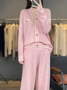 <span class=keywords><strong>ช</strong></span>ุดถักแคชเมียร์สี<span class=keywords><strong>ช</strong></span>มพูสำหรับผู้หญิงเสื้อแจ็คเก็ตคาร์ดิแกนกระดุมสองชิ้นระบายอากาศได้ดีสไตล์ยุโรปฤดูร้อน - Product Image 2