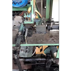 Machine de fabrication de mamelons de rayons de <span class=keywords><strong>roue</strong></span> de vélo de <span class=keywords><strong>moto</strong></span> avec mamelons bon marché et durables ou fabrication de mamelons de verrouillage - Product Image 5