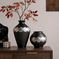 TONFO Vase de table rustique pour décor de ferme | Centre de table en céramique fait à la main pour coiffer votre bureau, console et étagères