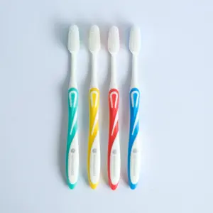 Großhandel Weiche Borsten Tiefen reinigung Handbuch Zahnbürste Benutzer definiertes Logo Günstige Erwachsene Kunststoff 2 Komponenten Mundpflege produkt