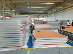 Tappetino Gonfiabile per Ginnastica Noon Break Air - Materiale PVC Resistente, Dimensioni e Colore Personalizzabili, Pavimento da Palestra Portatile Impermeabile - Product Image 3