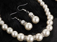 Ensemble de bijoux en perles d'imitation PFT, collier, boucles d'oreilles, bracelet, ensemble de trois pièces, accessoires cadeaux pour maman