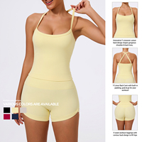 Ensemble de yoga 2 pièces uni pour femme, respirant et léger, avec débardeur dos croisé et short taille haute, idéal pour la gym, le fitness et la course à pied