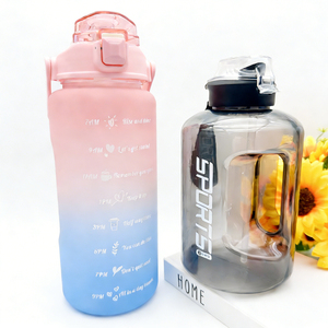 Bouteille d'eau portable en plastique de qualité alimentaire sans BPA, couleur dégradée, avec large ouverture, idéale pour le sport - Product Image 1
