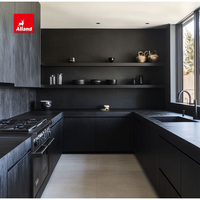Armoires de cuisine Alland personnalisées minimalistes en panneaux plats sans poignées, finition noire mate