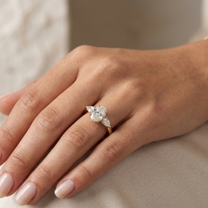 Anillo de Compromiso de Lujo con Diamante Cultivado en Laboratorio de Corte Ovalado, Oro Blanco Sólido de 14K/18K, Banda Pavé Brillante, VVS/VS/CVD/HPHT, Joyería Fina para Mujer - Product Image 4