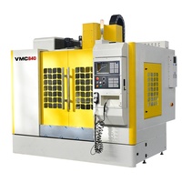 5 assi centro di lavorazione di fresatura cnc macchina verticale VMC840 centro di macchina XYZ asse rigido ferroviaria heavy cut 5 assi tavola rotante