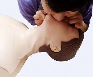 Modèle humain de simulation de réanimation cardio-pulmonaire à mi-corps sans contrôleur, configuration standard - Product Image 3