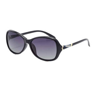 Gafas de Sol Polarizadas para Mujer D8812, Protección UV400, Marco de Metal TR, Lentes TAC Antideslumbrantes, Color Negro C1, para Conducir al Aire Libre y Protegerse del Sol - Product Image 5