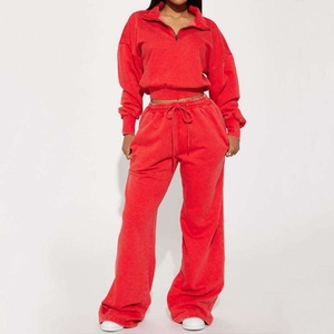 Ensemble de sweat-shirts à capuche courts en molleton français pour femmes avec logo personnalisé Y2K, style sportif, en coton brodé, aspect délavé - Product Image 1