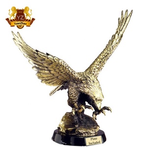 Ornements d'extérieur, sculpture d'<span class=keywords><strong>aigle</strong></span> en fibre de verre grandeur nature, <span class=keywords><strong>aigle</strong></span> ailé en résine à vendre - Product Image 2