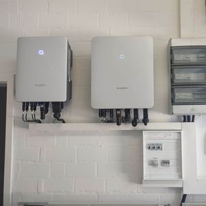 <span class=keywords><strong>SUNGROW</strong></span> en vente Onduleur de chaîne multi-MPPT 5kw 6kw 7kw <span class=keywords><strong>8kw</strong></span> 10kw 12kw Onduleur de chaîne 5kw Onduleurs solaires - Product Image 4