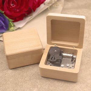 Caja <span class=keywords><strong>de</strong></span> Música Personalizada Yiyu, Adorno <span class=keywords><strong>de</strong></span> Madera <span class=keywords><strong>de</strong></span> Haya Maciza Pulida a Mano <span class=keywords><strong>de</strong></span> Ocho Tonos, Caja <span class=keywords><strong>de</strong></span> Regalo para Cumpleaños, San Valentín, 30 Años - Product Image 3