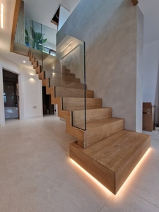 <span class=keywords><strong>Escalier</strong></span> à double poutre <span class=keywords><strong>en</strong></span> zigzag personnalisé style New York avec monte-<span class=keywords><strong>escalier</strong></span> fermé - Product Image 5
