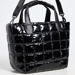 Bolso Tote de Fin de Semana para Mujer, en Cuero Sintético Negro con Acabado Patentado, Cierre de Cremallera, Impermeable, para Playa, Compras y Viajes de Verano y Otoño - Product Image 4