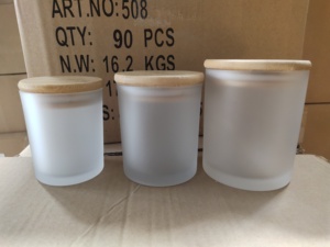 Prêts à être expédiés : Pots à bougies givrés <span class=keywords><strong>de</strong></span> 4 oz, 8 oz, 10 oz, porte-bougies <span class=keywords><strong>en</strong></span> verre, lanternes et pots à bougies avec couvercle <span class=keywords><strong>en</strong></span> bambou - Product Image 2