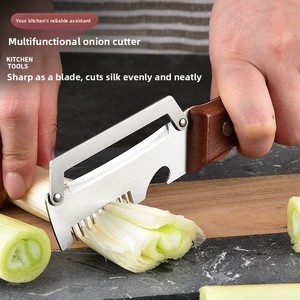 Cortador de cebollas multifuncional 3 en 1 con cuchilla de acero inoxidable para cocina, pelador de verduras y frutas, abridor de botellas con <span class=keywords><strong>mango</strong></span> de PP - Product Image 5