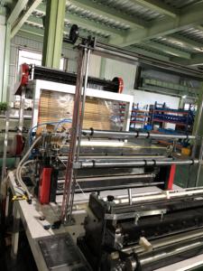 Machine pour la fabrication de sacs, 8 sacs en plastique, housse à double couche de scellage à chaud et à <span class=keywords><strong>froid</strong></span>, sac de ordures, polythène transparent, fermeture à chaud, sac de transport, <span class=keywords><strong>t</strong></span>-shirts - Product Image 4