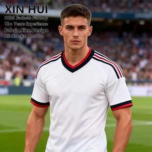 Maillot de football rétro personnalisé avec logo, col en V, respirant, blanc, pour entraînement d'équipe, avec rayures rouges et noires - Product Image 2