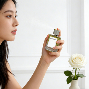 Parfum Unisexe à Haute Diffusion aux Huiles Essentielles Florales Biologiques, Longue Durée, Marque Privée, 100 ml - Product Image 2