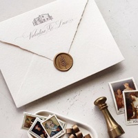 Enveloppes personnalisées haut de gamme en papier d'art avec impression numérique, idéales pour la promotion de votre marque, les cartes de vœux et les cartes de remerciement.