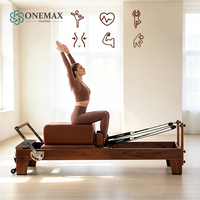 Lit de Pilates ONEMAX en noyer pour entraînement du tronc, Reformer en bois massif avec roues de transport mobiles