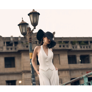 Blusas de mujer de diseño de lujo para verano, ropa de verano sin mangas, estilo elegante, tela ecológica Enzo Vietnam - Product Image 1