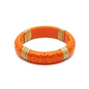 Best Quality Handmade Resin Carved <b>Bangle</b> Stylish Design With Floral Pattern Round Shape Green Color Folk Art Jewelry For Women - Product Image 5