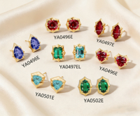 Pendientes de tuerca solitarios geométricos afilados Starlight de plata 925 chapada en oro con gemas de colores cultivadas en laboratorio Abiding Starburst