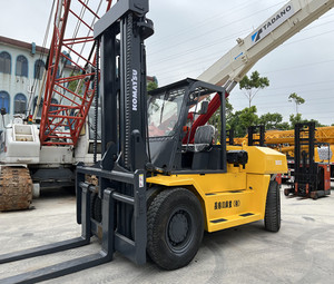 Carretilla elevadora diésel de segunda mano de alta calidad KOMATSU FD200 de 20 toneladas con piezas de repuesto - Product Image 5