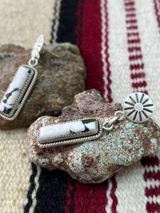 Boucles d'oreilles pendantes en argent sterling faites à la main avec un buffle blanc pour femmes, bijoux cadeau - Product Image 3