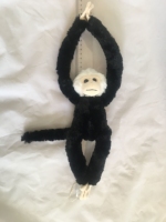 Peluche singe aux longs bras et longues jambes, peluche singe blanche et noire, peluche singe d'amour