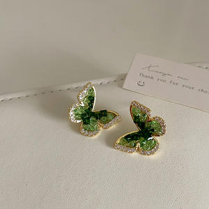 Pendientes De Joyeria De <span class=keywords><strong>Moda</strong></span> Nueva <span class=keywords><strong>Moda</strong></span> Dulce Niñas Joyería Bonitos Pendientes De Mariposa De Cristal Verde - Product Image 3