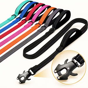 Laisse tactique robuste pour chien avec mousqueton en alliage de zinc, double poignée, en nylon réfléchissant pour grands chiens, entraînement extérieur, 1,8 m - Product Image 1
