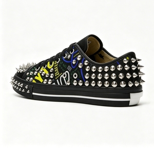 Baskets en toile personnalisées <span class=keywords><strong>avec</strong></span> rivets et clous, impression de personnage sur mesure, service OEM ODM <span class=keywords><strong>avec</strong></span> faible MOQ pour le streetwear - Product Image 3