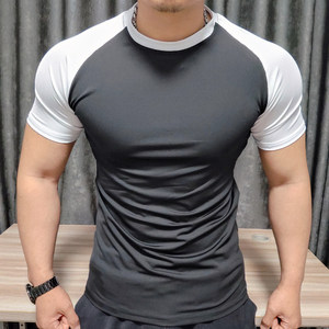 T-shirt de sport léger en soie glacée pour homme, col rond, compression, coupe ajustée, manches courtes, séchage rapide, extensible, couche de base d'entraînement - Product Image 1
