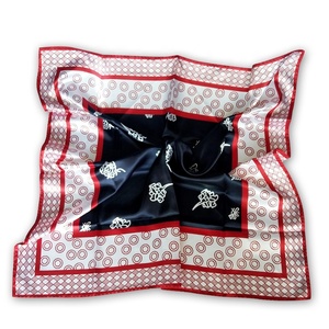 Collection d'automne uniforme classique hôtesse cou cravate écharpe compagnie aérienne hôtesse de l'air carré et Style imprimé en matériau soyeux - Product Image 2