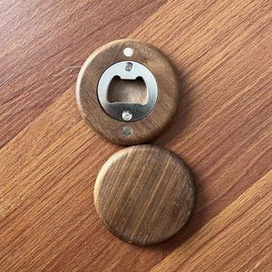 Imán de nevera de madera con abridor de botellas de cerveza, forma redonda de nogal, con logotipo personalizable, precio de fábrica - Product Image 3