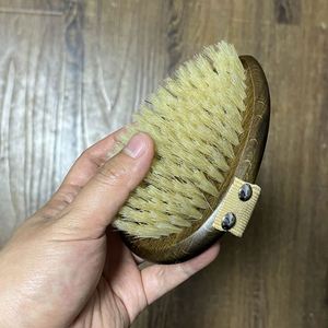 Accessoires de salle de bain Brosse de bain exfoliante en poils de sanglier naturels pour le soin de la peau - Product Image 1