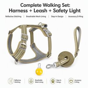 Arnés reflectante sin tirones para perros grandes, chaleco ajustable de alta resistencia para mascotas con asa acolchada, conjunto de correa de nailon para paseo y entrenamiento al aire libre - Product Image 2