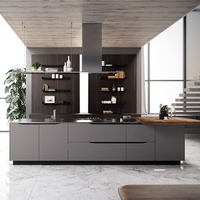 Desain kabinet rumah pulau dapur interior modern dengan meja kayu