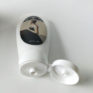 Mejor Crema Blanqueadora Corporal al por Mayor, Crema Blanqueadora Fuerte para la Piel - Product Image 5