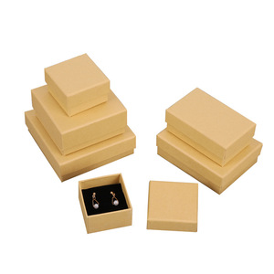 Boîte à bijoux en carton kraft avec gaufrage et pelliculage mat pour bracelet, boucles d'oreilles, collier de perles, bague, emballage personnalisé - Product Image 1