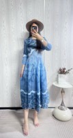 Robe plissée de style coréen avec des imprimés à la mode une robe de grande taille qui flatte la silhouette et rend un look plus mince