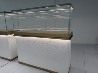 Vitrine à bijoux moderne de luxe blanche avec miroir, éclairage LED, étanche, écologique, facile à nettoyer, pour présentation de bijoux